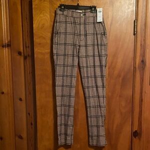 Hollister Women's Checkered Ankle Pants - Black and White